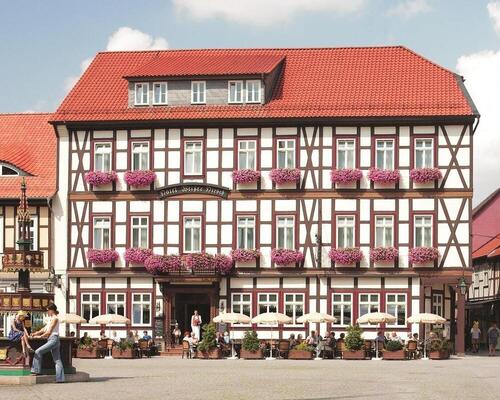 The central situated 4-star hotel Ringhotel Weißer Hirsch in Wernigerode in the Harz is the ideal recreation place